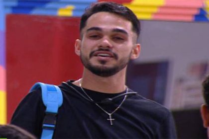 João Gabriel foi eliminado no primeiro Paredão que disputou no BBB 25 (Imagem: Globoplay/YouTube/Reprodução)