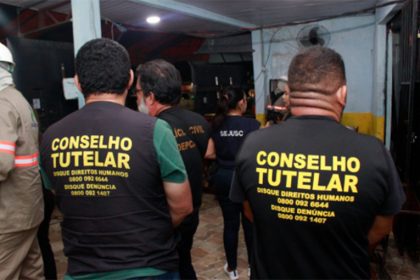 Agentes do Conselho Tutelar acompanharam a operação em Manaus (Foto: Victor Levy/SSP-AM)