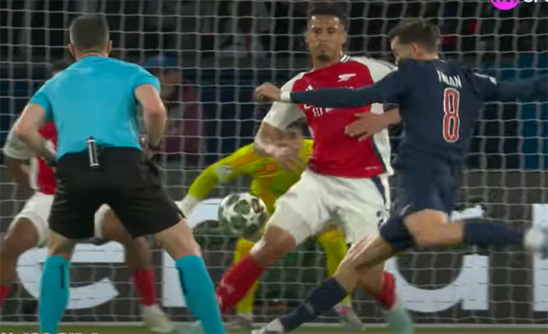 Fabián Ruiz chuta para marcar golaço contra o Arsenal na vitória do PSG (Imagem: TNT Sports/YouTube/Reprodução)