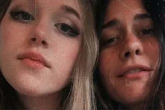 Bettina Negrini com a mãe, Alessandra: incômodo com assédio (Imagem: Instagram/Reprodução)