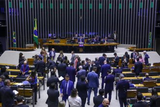 Plenário da Câmara: projeto sobre desconto em aposentadorias será votado com urgência (Foto: Vinícius Loures/Agência Câmara)