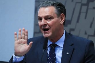 Carlos Fávaro disse que foco de gripe aviária no Rio Grande do Sul foi contido (Foto: Lula Marques/ABr)