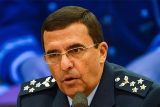 Tenente-brigadeiro Carlos Almeida Baptista Júnior diz que alertou Bolsonaro de que não havia falhas nas urnas (Foto: Fábio Rodrigues-Pozzebom/ABr)