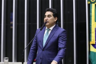 Deputado Gilvan Maximo é o relator do projeto e deu parecer favorável (Foto: Kayo Magalhães/Agência Câmara)