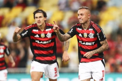 Pedro e Cebolinha marcaram gols na vitória e classificação do Flamengo (Foto: Gilvan de Souza/CRF)