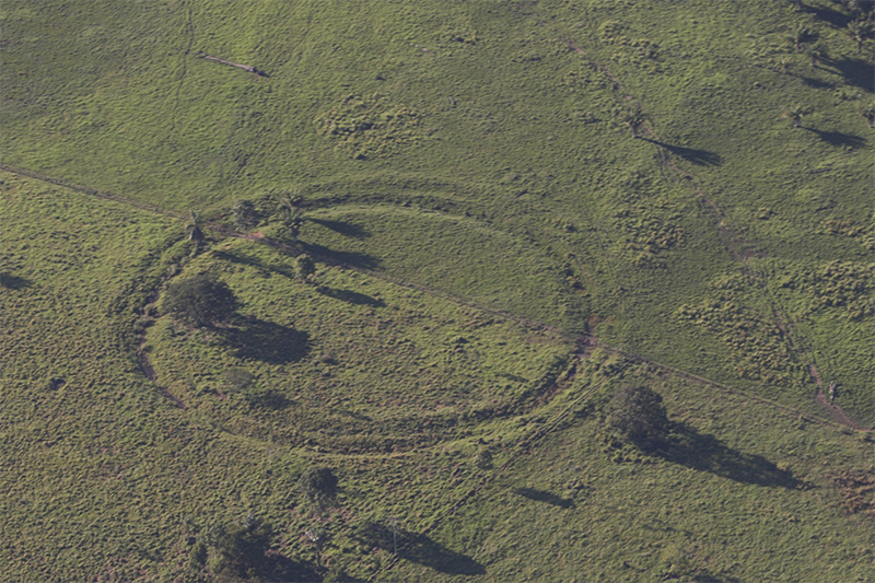 Geoglifo em solo na região de Boca do Acre; pesquisador afirma que círculo tem mais de mil anos (Foto: Walter Calheiros/Divulgação)