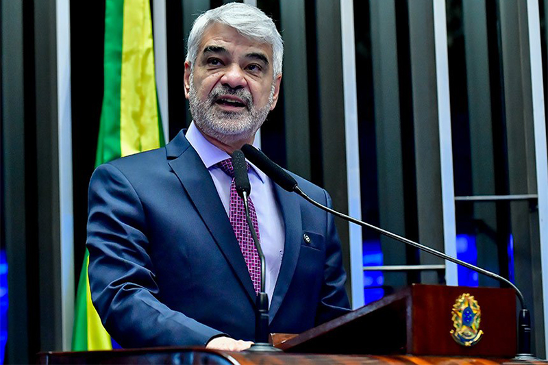 Senador Humberto Costa rebateu críticas a beneficiários do Bolsa Família (Foto: Waldemir Barreto/Agência Senado)