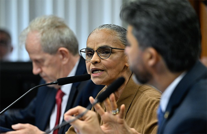 Marina Silva em audiência no Senado: reservas ambientais não impedem exploração de petróleo (Foto: Geraldo Magela/Agência Senado)