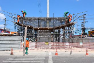 Maior salário de área não específica da Prefeitura de Manaus é de engenheiro e arquiteto (Foto: Marcio Melo/Seminf)