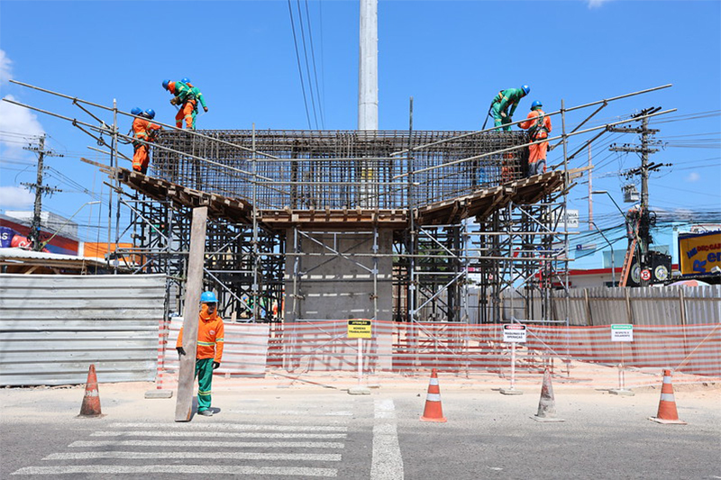 Maior salário de área não específica da Prefeitura de Manaus é de engenheiro e arquiteto (Foto: Marcio Melo/Seminf)