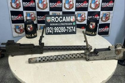 Metralhadora antiaérea foi apreendida com policial militar (Foto: PMAM/Divulgação)