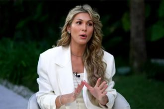 Apresentadora Lívia Andrade disse que se despediu da família durante pane em avião (Imagem: TV Globo/Reprodução)