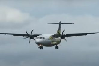 Avião da Passaredo; empresa perdeu licença em definitivo para voos (Imagem: YouTube/Reprodução)