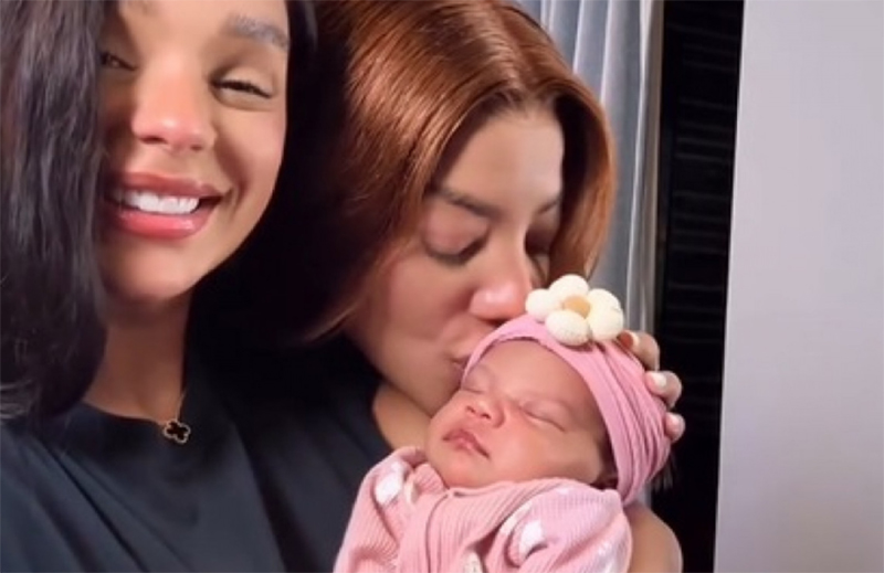 Bruna Gonçalves e Ludmilla com a filha Zuri: em família (Foto: Instagram/Reprodução)