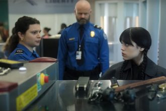 Atriz Jena Orterga em cena Wandinha 2: nova temporada de série da Netflix (Imagem: Netflix/Reprodução)