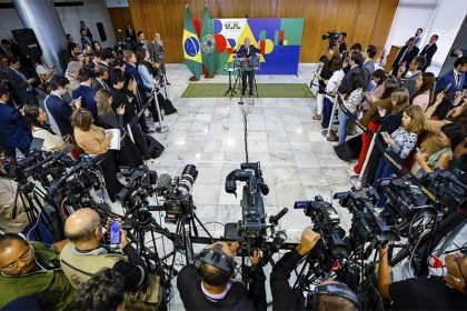 Presidente Lula em entrevista coletiva: defesa de Moraes e do STF contra ameaça dos EUA (Foto: Ricardo Stuckert/PR)