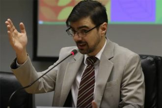 Guilherme Mello defende taxação dos ricos para reduzir desigualdade no país (Foto: José Cruz/ABr)