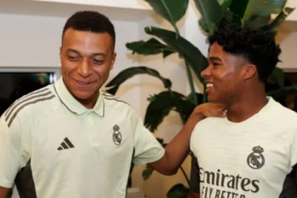 Mbappé recepciona Endrick nos EUA: brasileiro se recupera de contusão (Imagem: Real Madrid/Divulgação)