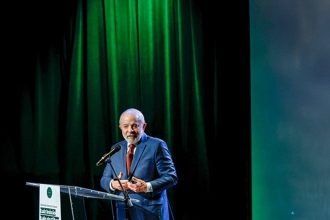Presidente Lula em Paris: defesa da regulação das redes sociais (Foto: Ricardo Stuckert/PR)