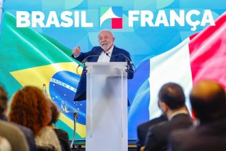 Presidente Lula em entrevista a jornalistas em Paris: combate à extrema direita (Foto: Ricardo Stuckert/PR)