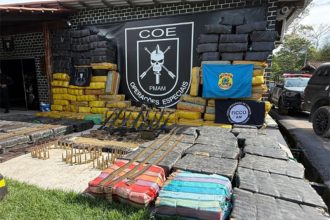 Droga apreendida em lanche de alta velocidade no Amazonas: sofisticação do tráfico (Foto: PF/Divulgação)