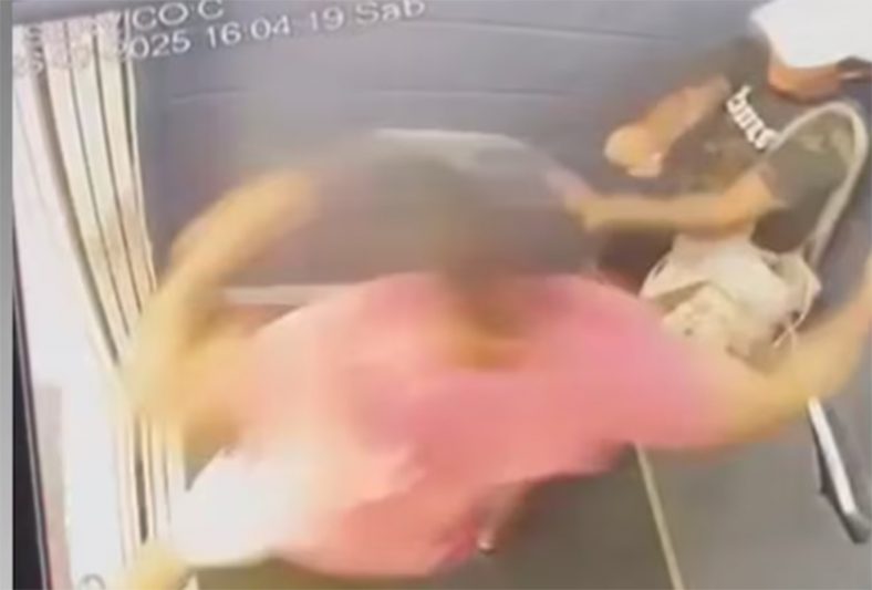Câmera no elevador registrou momento da agressão do marido contra a esposa (Imagem: PC-RN/Reprodução)