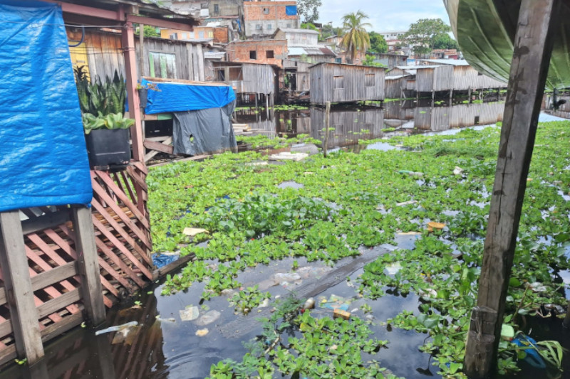 Ocupação de áreas alagadas como igarapés é efeito da falta de políktica pública habitacional de inclujsão, dizem urbanistas (Foto: RThiago Gonçalves/AM ATUAL)