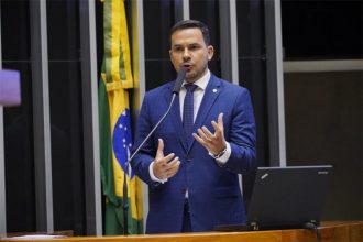 Deputado Alberto Neto é autor da proposta de castração para conceder liberdade condicional a estuprador (Foto: Pablo Valadares/Agência Câmara)