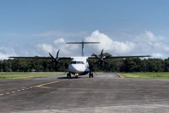 Avião no aeroporto de Parintins: atividade aeroportuário aumento este ano no festival em relação ao ano passado (Foto: Cindacta IV/Divulgação)