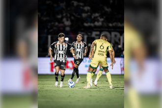 Mirassol (de amarelo) dominou o Santos e triunfou por 3 a 0 (Foto: Raul Baretta/Santos FC)