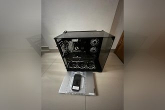 Computador apreendido em casa de investigado por fraude no Enem (Foto: PF/Divulgação)