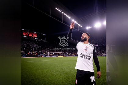 Menphis Depay marcou o gol da vitória do Corinthians (Foto: Rodrigo Coca/Ag. Corinthians)