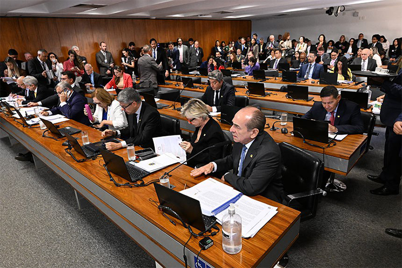Senadores na Comissão de Constituição e Justiça: impasse sobre novo Código Eleitoral (Foto: Edilson Rodrigues/Agência Senado)