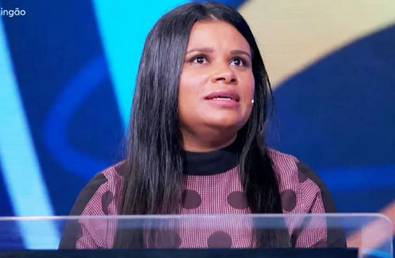 Eliza Feitosa errou nome do jogador Alcides Ghiggia no Domingão com Huck (Imagem: TV Globo/Reprodução)