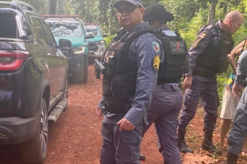 Policiais militares encontraram carro da família. Mãe e dois filhos foram libertados (Foto: WhatsApp/PM-AM/Reprodução)