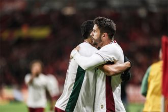 Everaldo marcou os dois gols da vitória do Fluminense (Foto: Lucas Merçon/FFC)