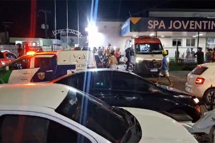 Comerciante foi levado ao hospital, mas não resistiu aos ferimentos e morreu (Foto: WhatsApp/Divulgação)