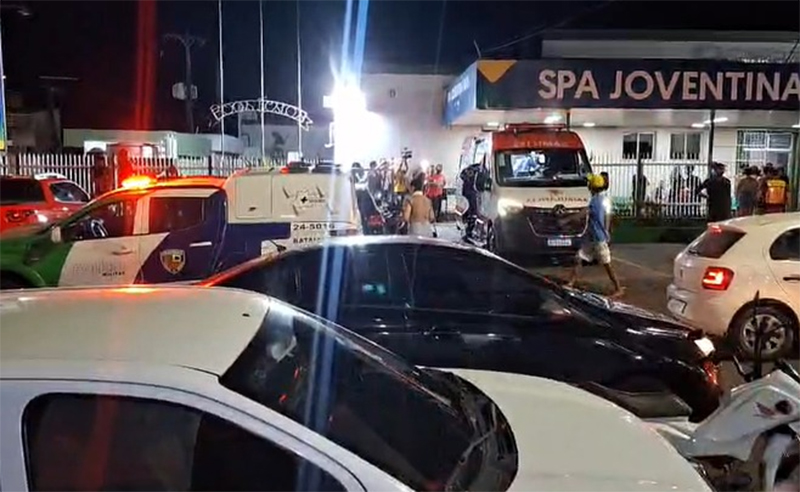 Comerciante foi levado ao hospital, mas não resistiu aos ferimentos e morreu (Foto: WhatsApp/Divulgação)
