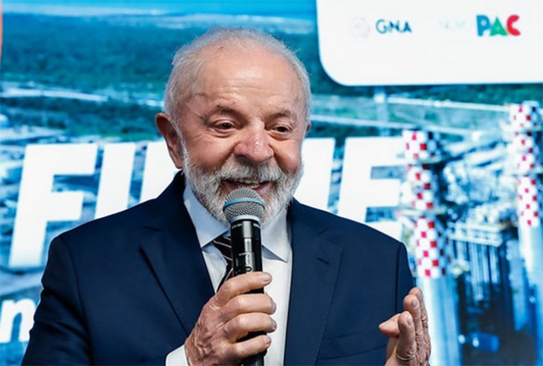 Presidente Lula ao discursar em inauguração de usina a gás: 'Bolsonaro não merece sacrifício do povo brasileiro' (Foto: Ricardo Stuckert/PR)