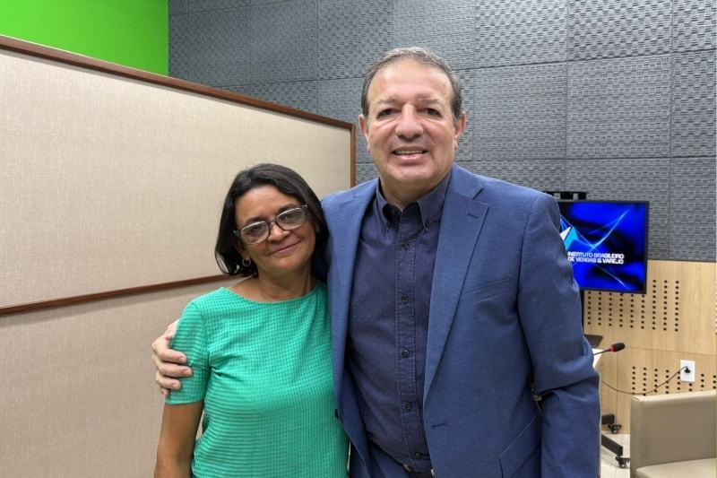Maria das Graças Silva Santos e Marcelo Salum no programa Virando o Jogo (Foto: Divulgação)
