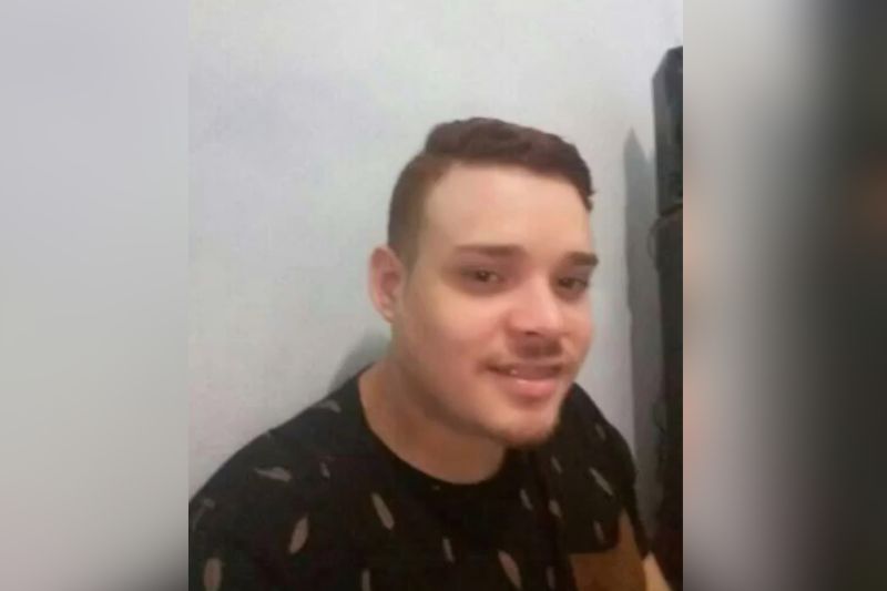 Ramon Costa de Souza, de 31 anos, era procurado pela Polícia Civil. Ele agrediu a ex-esposa com gargalo de garrafa e causou ferimentos graves nela