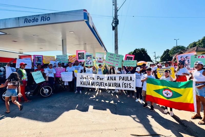 Familiares e amigos de mãe e filhos que desapareceram (Foto: Arquivo pessoal)