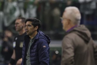 Técnico Abel Ferreira foi xingado pelos torcedores (Foto: Cesar Greco/Palmeiras/by Canon)