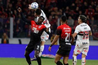 São jogou mal e perdeu no tempo normal e nos pênaltis (Foto: Rubens Chiri/Saopaulofc.net)