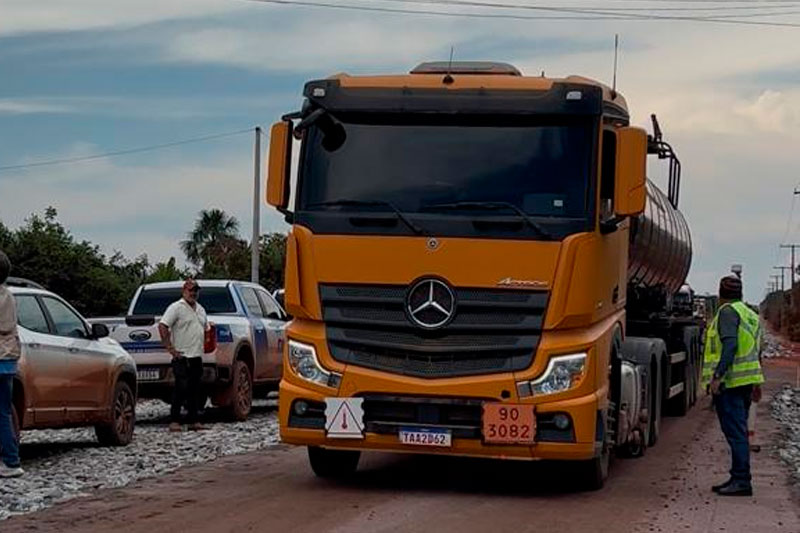 Carreta na BR-319