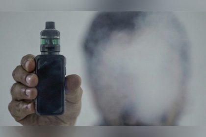 Cigarro eletrônico é proibido no Brasil, mas redes sociais anunciam dispositivos de fumo (Foto: Ministério da Justiça/Divulgação)