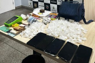 Drogas e cerca de R$ 2 mil em espécie foram apreendidos pela Polícia Civil durante a prisão (Foto: Divulgação/PC-AM)