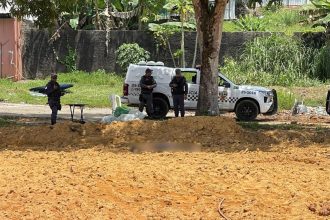 Local onde o corpo do homem foi encontrado por policiais militares (Foto: PM-AM/Divulgação)