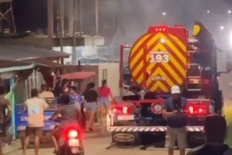 O caso ocorreu em Jutaí e o Corpo de Bombeiros atuou no controle das chamas. (Foto: WhatsApp/Reprodução)