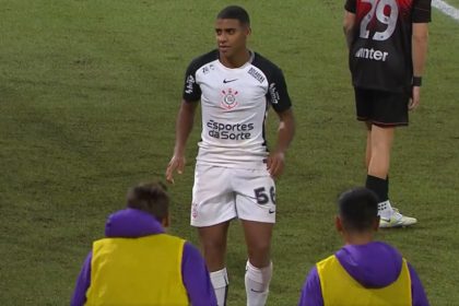 Gui Negão fez o gol da vitória do Corinthians que assegurou o empate para o jogo de volta (Imagem: GE/YouTube/Reprodução)